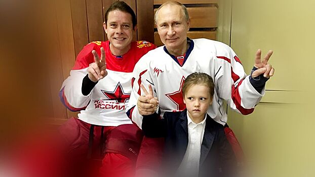 Как выглядят дети русского хоккеиста Буре. Старший только пошел в школу, а уже лично знаком с Путиным