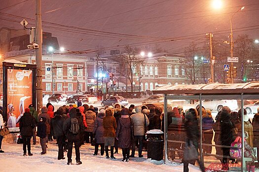 Автовладельцы спасают саратовцев в условиях непогоды