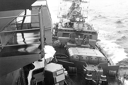 Как советские моряки таранили корабли США