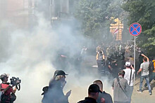 В Киеве начались столкновения националистов и полиции