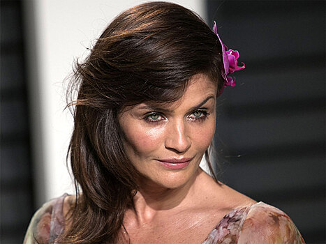 В белье Хелена Кристенсен чувствует себя женщиной