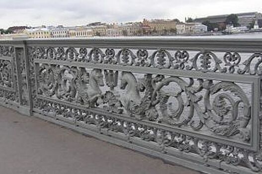 Пять мостов в Петербурге оснастили QR-кодами с аудиогидом