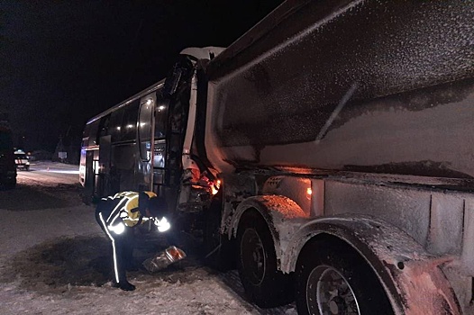 Смертельное ДТП с участием автобуса и грузовика случилось на Серовском тракте