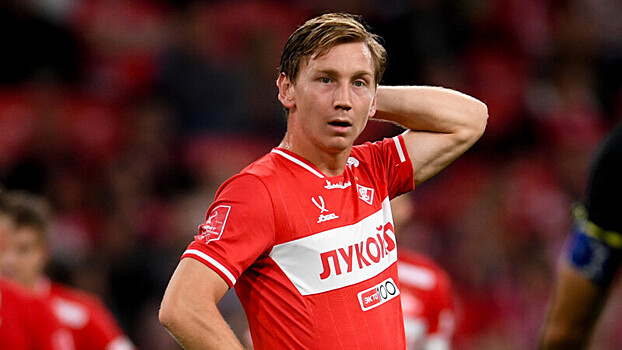 «Спартак» — «Сочи» — 1:1. Судья Абросимов отменил красную карточку Умярову после подсказки VAR. Видео