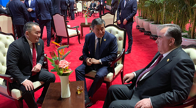 Президент Монголии задумался о «домашнем» «Спутнике V»