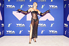 Просвечивающий белье наряд Майли Сайрус признали одним из лучших на премии MTV