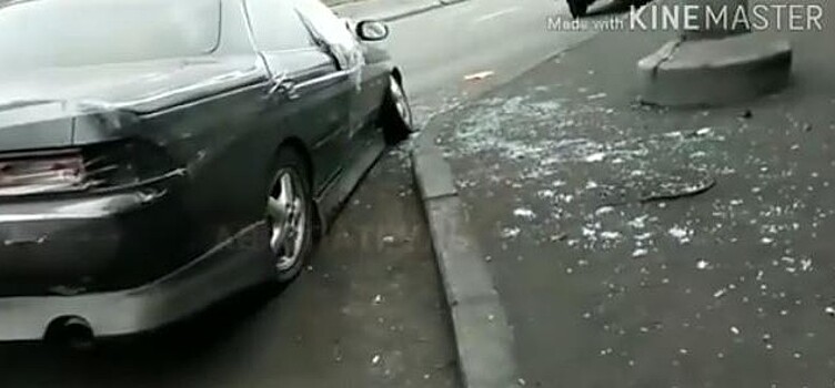 Во Владивостоке водитель разбил машину и сбежал