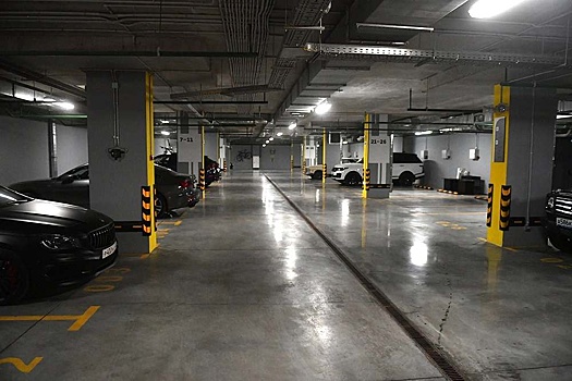 Цены на машино-места в России за год выросли в среднем на 11 процентов