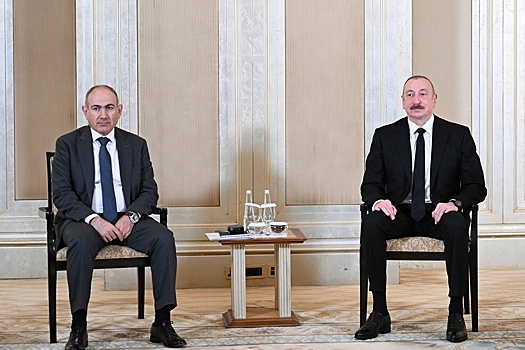 Алиев и Пашинян провели переговоры в ОАЭ