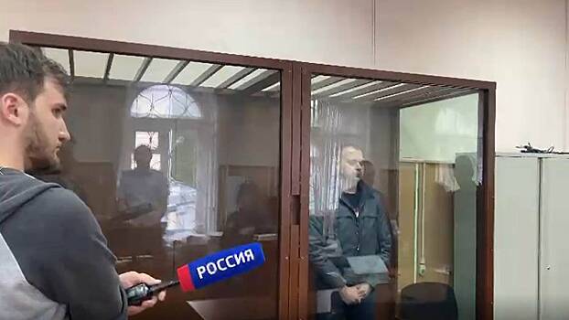 Суд арестовал челябинского таможенника на два месяца за вымогательство