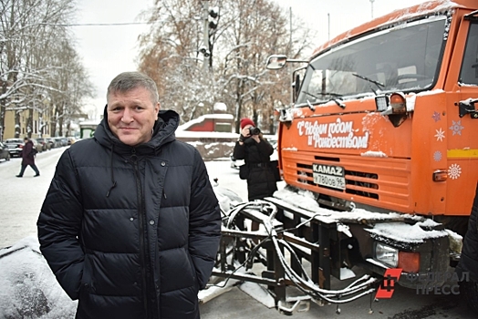 Вице-мэр посоветовал екатеринбуржцам передвигаться по городу на сноубордах