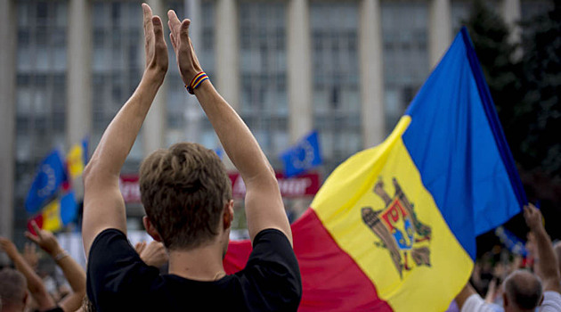 Молдавские чиновники спешно бегут из страны