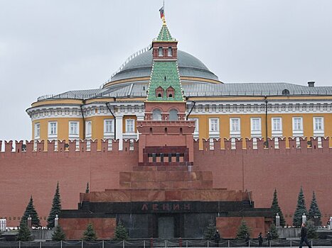 В Мосгордуме призвали захоронить Ленина рядом с родственниками