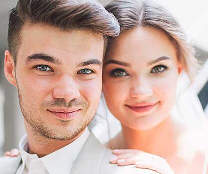 В Челябинске супружеская пара шьет свадебные наряды: он — платья, она — костюмы
