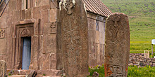 Хачкары, надгробия и здание института получили статус памятников в Армении