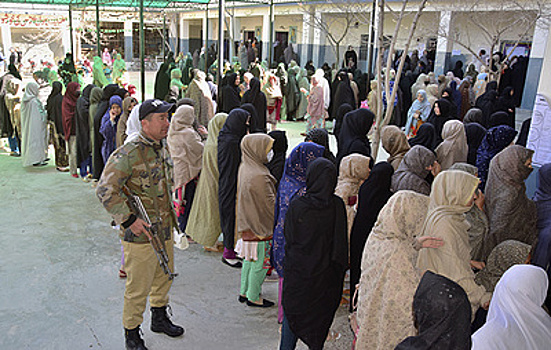 Нападения на полицейских и покушения на кандидатов. Выборы в Пакистане