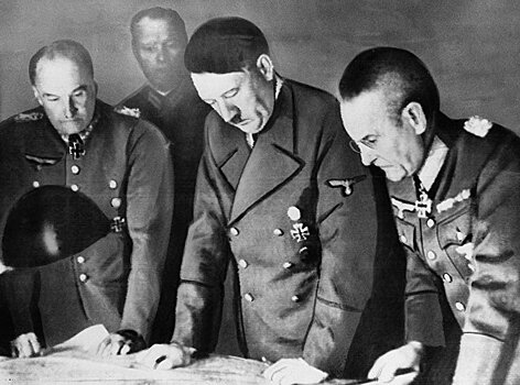 Секреты Второй мировой: почему Гитлер не захотел раздавить своими танками полмиллиона англичан? (ABC, Испания)