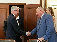 Сенатор Карасин встретился с евродепутатом от Люксембурга Фернаном Картрайзером