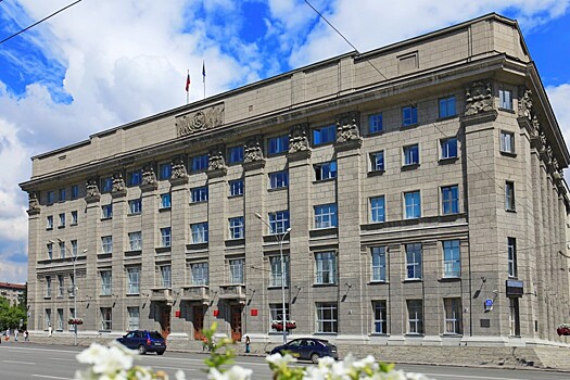 В Новосибирске ограничат движение большегрузов и организуют новые платные парковки