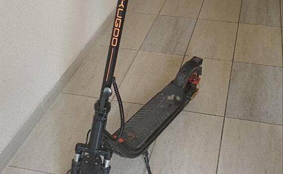 В Курске три 10-летних ребенка украли электросамокат