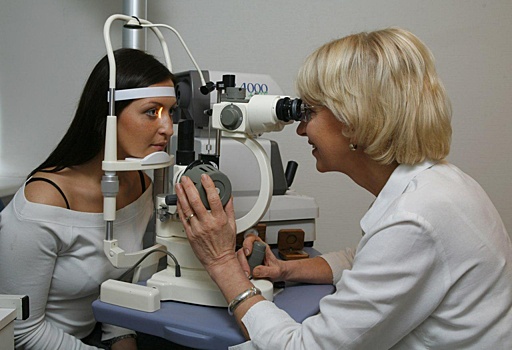 В поликлинике на Маршала Бирюзова проведут обследование для пациентов с глаукомой