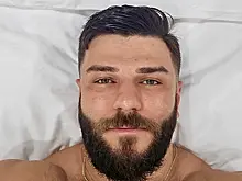 «Какие ко мне претензии?»: блогер Поздняков инсценировал свое убийство