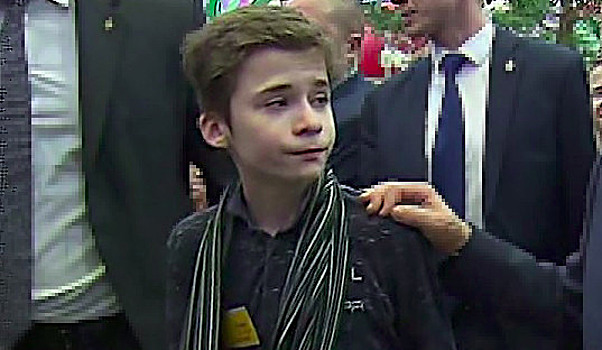 13-летний Миша обратился к властям с просьбой помочь ему вернуться домой