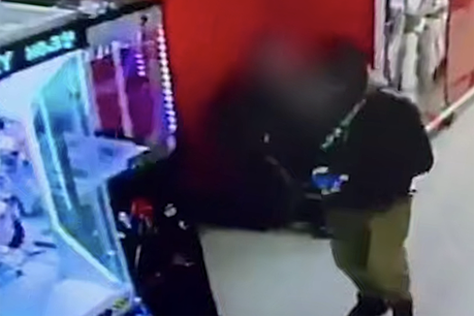 В Новороссийске мужчина ограбил инвалида-колясочника посреди торгового центра