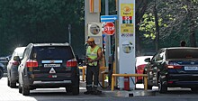 Медведев поручил разобраться с ценами на бензин