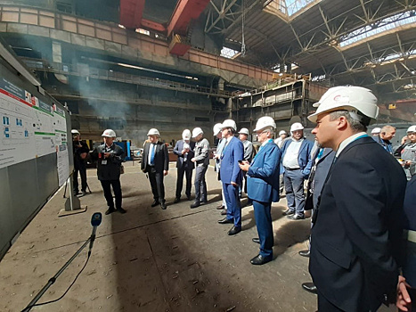 Дмитрий Азаров посетил нижегородский судостроительный завод