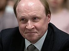Советник президента назвал имена писателей с "эталонным языком"