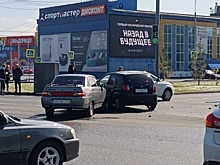 В Челябинске произошло массовое ДТП с 5 автомобилями