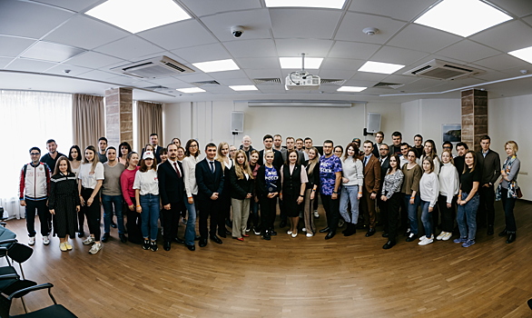 Молодые специалисты Департамента финансов Москвы рассказали о добрых инвестициях на Конференции молодежных организаций