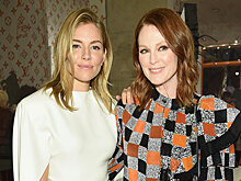 В мини и кожаных ботфортах: Джулианна Мур и Сиенна Миллер на вечере в Нью-Йорке