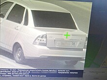 Полиция установила личность астраханского водителя, проехавшего через Триумфальную арку ради лайков