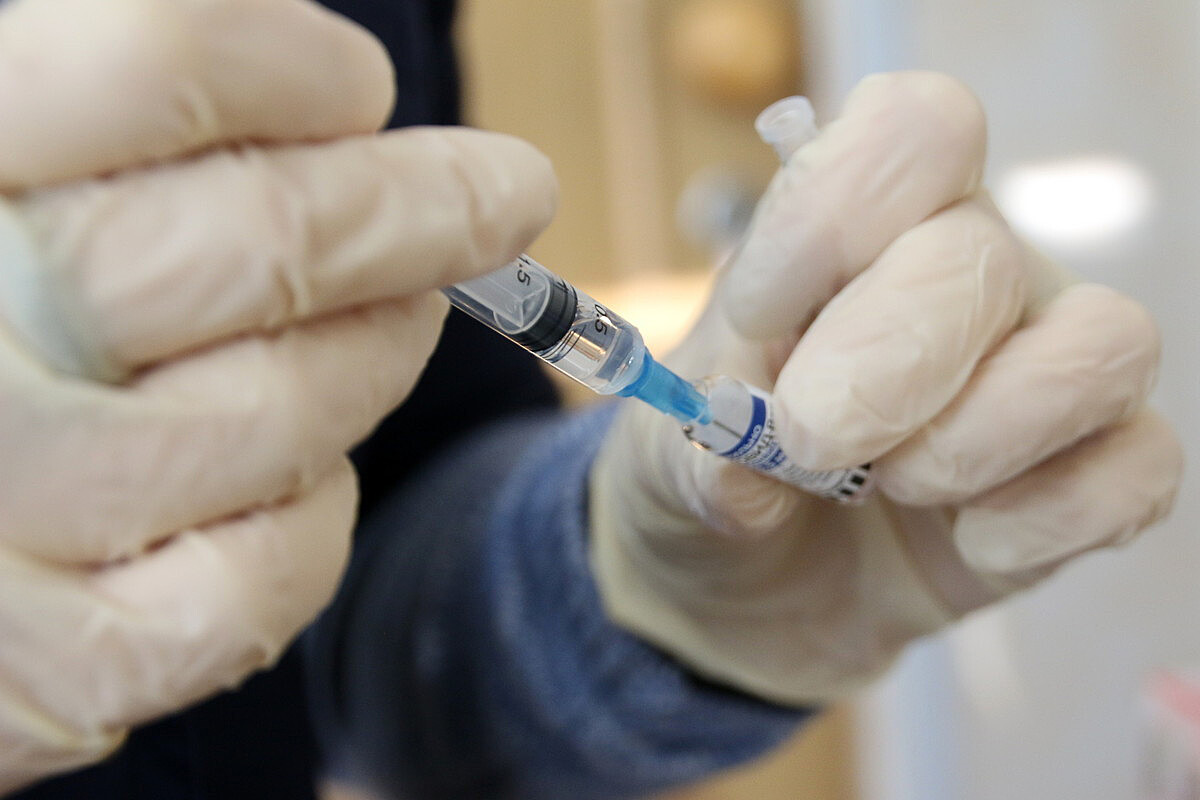 Почетные граждане Приморья поделились мнением о вакцинации