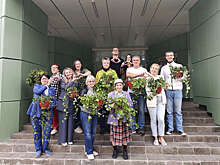 Украшавшие летом Москву растения передали в библиотеки и детские сады