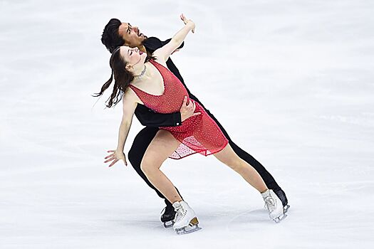 Коломенская и Фролов победили в танцах на льду на юниорском Гран-при России в Казани