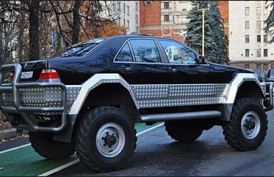 В России продается внедорожник Mercedes-Benz S500 Monster Truck