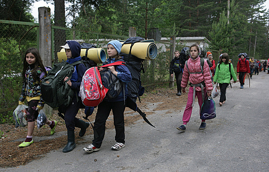Спасенные на карельском озере дети прилетели в Москву