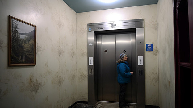 Между этажами: почему нового лифта калининградцам приходится ждать годами