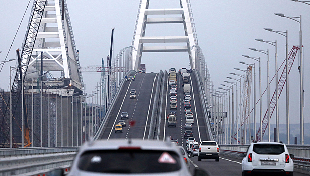 Очень хотел попасть в Крым: водитель промчался по мосту со скоростью 243 километра в час
