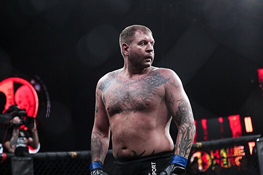 «Скоро будут кубики!» Александр Емельяненко показал видео с тренировки