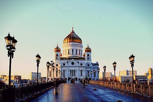 Еще пять судов и храм Христа Спасителя в Москве получили сообщения с угрозой взрыва