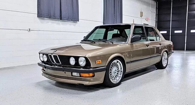 В США продают уникальный BMW 535i E28 с турбоагрегатом V8