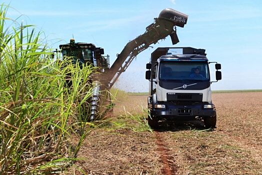 В Бразилии сахарный тростник будут собирать с помощью самоуправляемых грузовиков Volvo