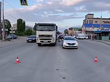 В Волгограде 64-летняя женщина погибла под колесами грузовика