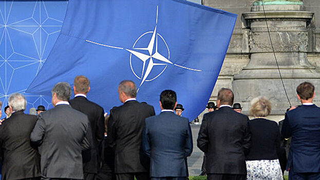 Киев не отказывается от планов стать членом НАТО, заявили в МИД Украины