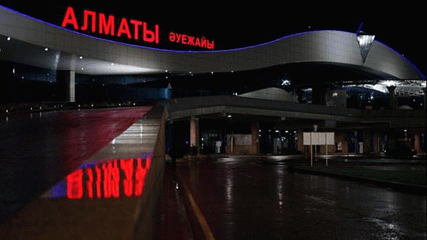 СМИ: в Алма-Ате разграблено здание аэропорта, пассажиров успели эвакуировать через служебные помещения