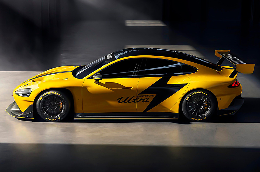 Использованы два мотора HyperEngine V8s и один V6s. Первые выдают по 578 лошадиных сил и 635 Нм каждый, последний — 374 силы и 500 Нм: общая мощность — 1548 сил. Ускорение до первой «сотни» требует 1,97 секунды, до второй — 5,96, до третьей — 15,07. Машина может набрать более 350 километров в час.